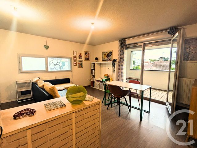 Appartement T3 à vendre - 3 pièces - 58.98 m2 - TOULOUSE - 31 - MIDI-PYRENEES - Century 21 Les Minimes